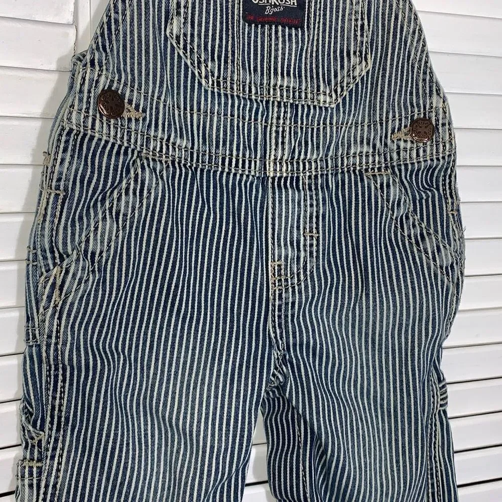 OSHKOSH b'gosh Blue Jean Striped Railroad Engineer Bib Overalls Boys‎ 6 Months